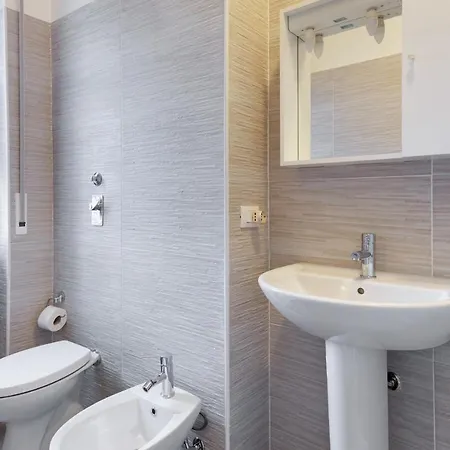 Renovated Flat Subway Yellow Line Διαμέρισμα
